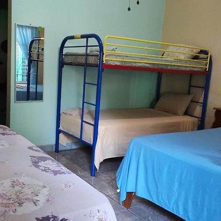 Cabinas Mitchaelle'S Puerto Viejo de Talamanca Kültér fotó
