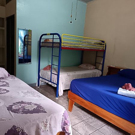 Cabinas Mitchaelle'S Puerto Viejo de Talamanca Kültér fotó