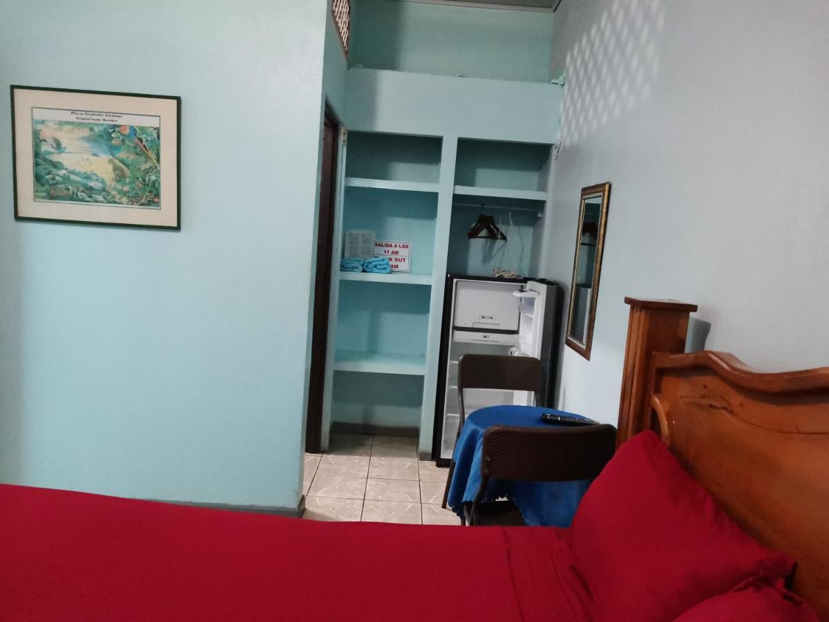 Cabinas Mitchaelle'S Puerto Viejo de Talamanca Kültér fotó