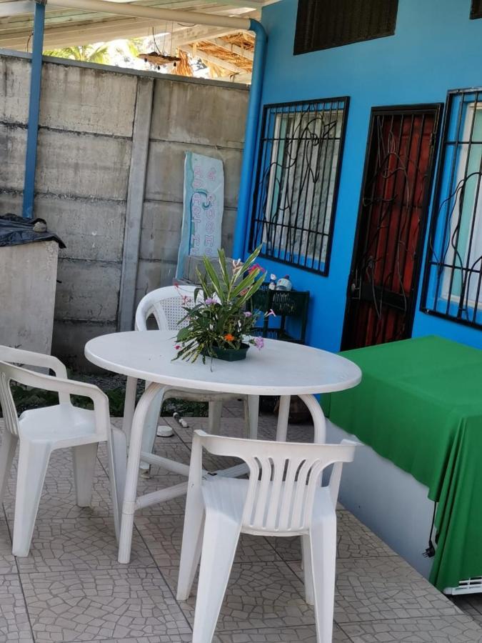Cabinas Mitchaelle'S Puerto Viejo de Talamanca Kültér fotó