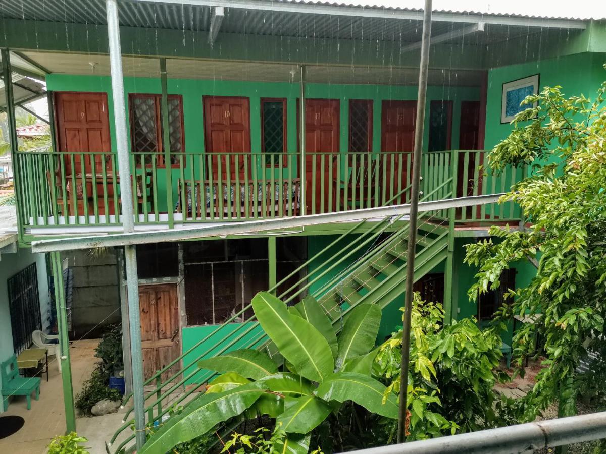Cabinas Mitchaelle'S Puerto Viejo de Talamanca Kültér fotó