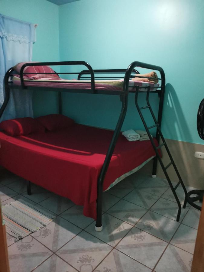 Cabinas Mitchaelle'S Puerto Viejo de Talamanca Kültér fotó
