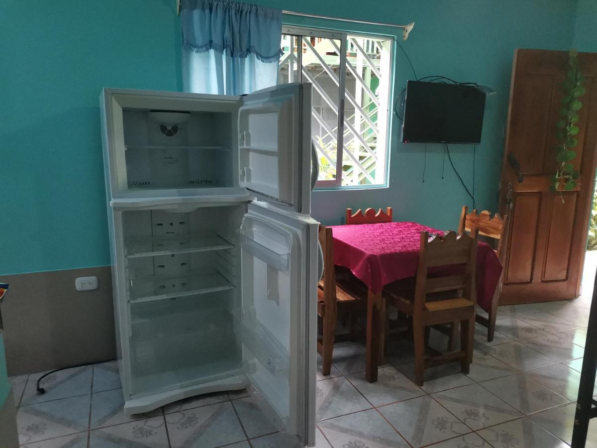 Cabinas Mitchaelle'S Puerto Viejo de Talamanca Kültér fotó