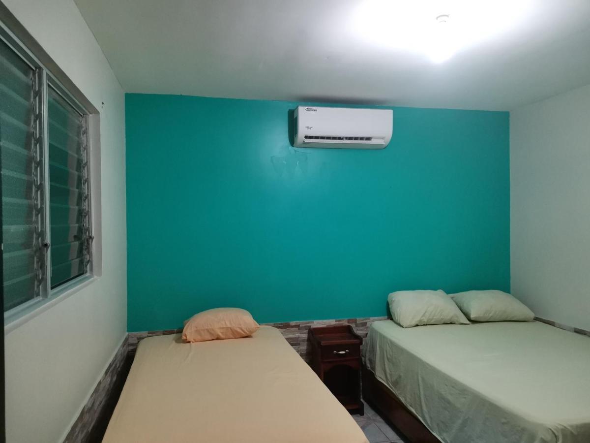 Cabinas Mitchaelle'S Puerto Viejo de Talamanca Kültér fotó