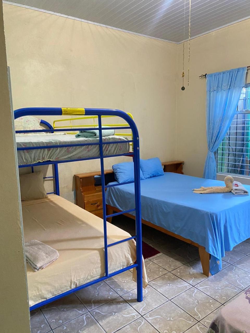 Cabinas Mitchaelle'S Puerto Viejo de Talamanca Kültér fotó