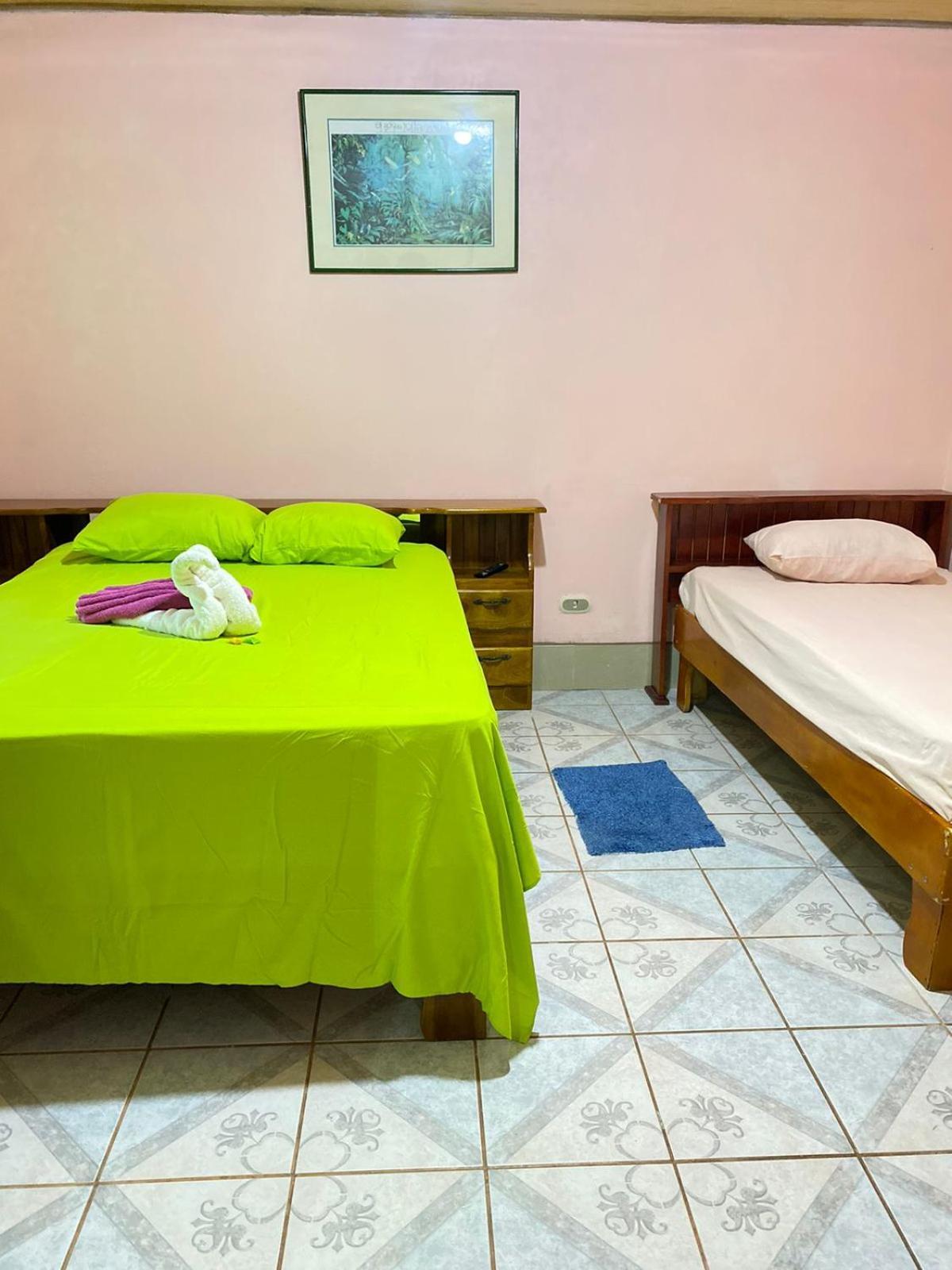 Cabinas Mitchaelle'S Puerto Viejo de Talamanca Kültér fotó